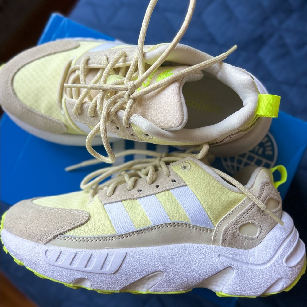 Adidas ZX 22.